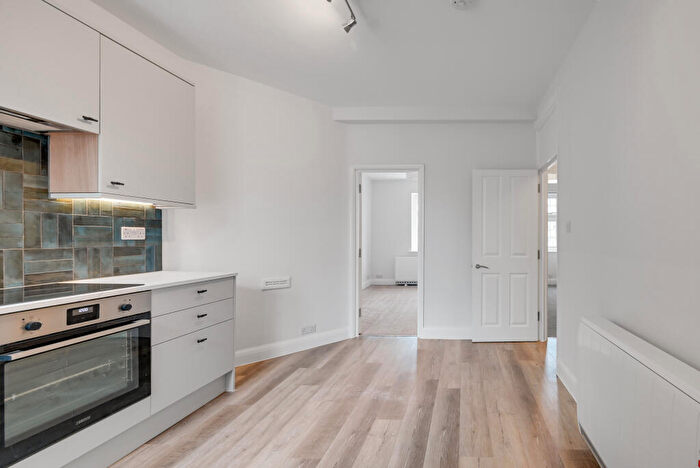 1 Bedroom Flat To Rent In Stamford Hill (Ref : ), Stoke Newington, N16