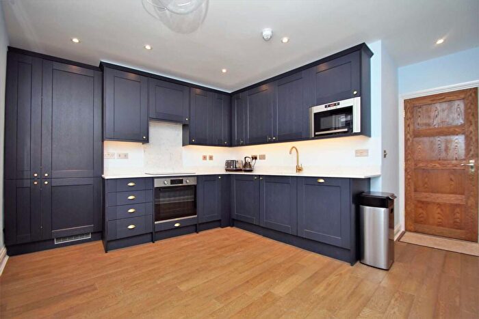 3 Bedroom Apartment To Rent In Old Cross, Hertford, Hertfordshire, SG14