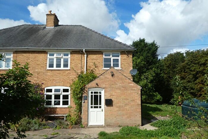 3 Bedroom Semi-Detached House To Rent In Park Road, Swinstead, NG33