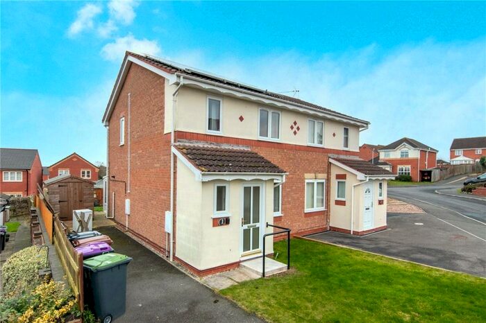 3 Bedroom Semi-Detached House To Rent In Peregrine Close, Sleaford, Lincolnshire, NG34