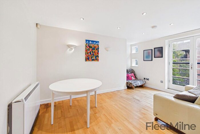 4 Bedroom Flat For Sale In Lexington Apartments, Scotland Street, Birmingham, B1