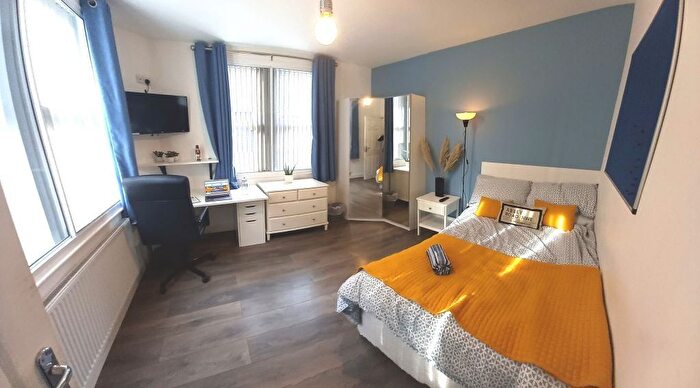 6 Bedroom Terraced House To Rent In Huntingdon Street, Nottingham, City Centre, NG1