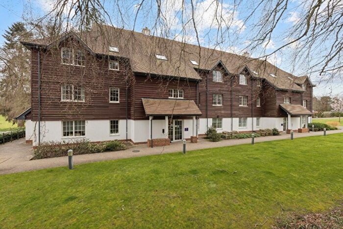2 Bedroom Apartment For Sale In Eaton Mews, Templeton Road, Kintbury, RG17