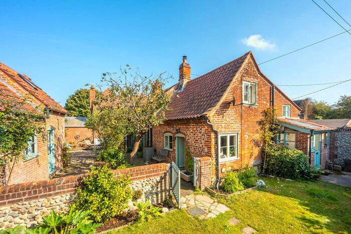 2 Bedroom Semi-Detached House For Sale In The Street, Aylmerton, Norwich, NR11