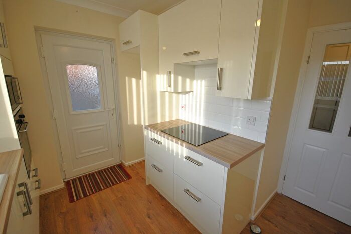 2 Bedroom Semi-Detached Bungalow For Sale In Sturton Close, Bessacarr, Doncaster, DN4