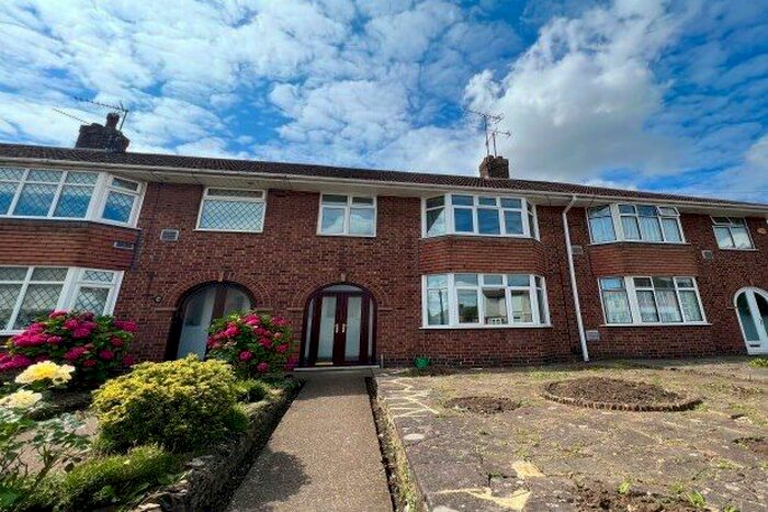 3 Bedroom Terraced House To Rent In Weedon Road, Northampton, NN5