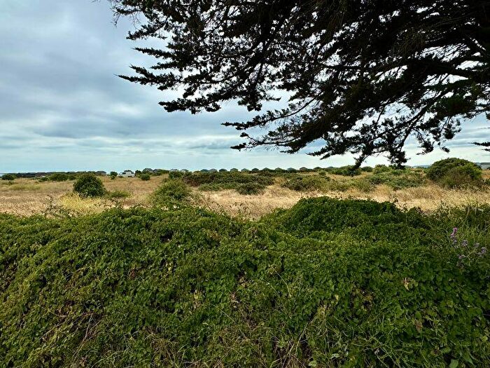 2 Bedroom Bungalow To Rent In Bayview Mews, Hayling Island., PO11