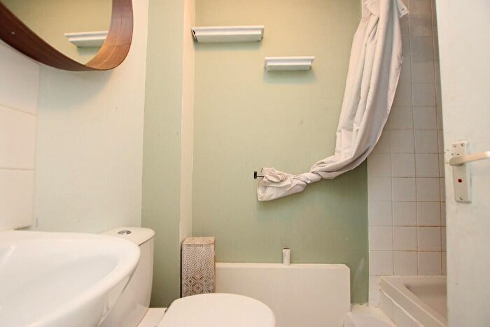 1 Bedroom Maisonette To Rent In Thorngate Street, Kettering, Northamptonshire, NN16