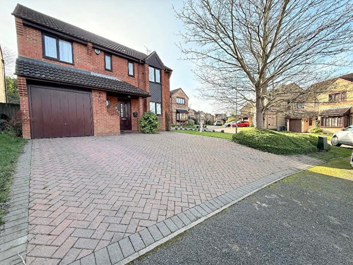 4 Bedroom Detached House For Sale In Lippitts Hill, Old Bedford Road Area, Luton, Bedfordshire, LU2