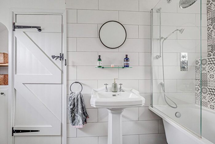 3 Bedroom Semi-Detached House For Sale In Pear Tree Cottages, Southend-On-Sea, SS3