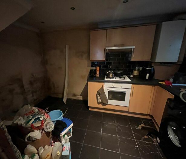 2 Bedroom Detached House For Sale In D Barrington Road, Manor Park, London, E12