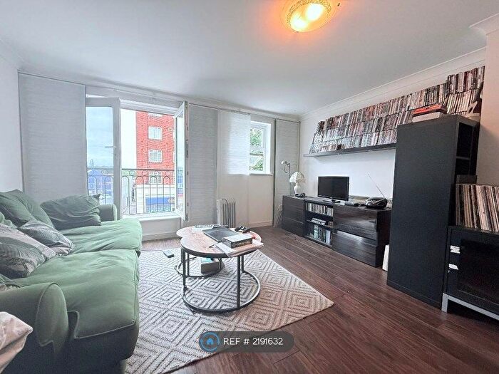 1 Bedroom Flat To Rent In Aspen Court, London, W3