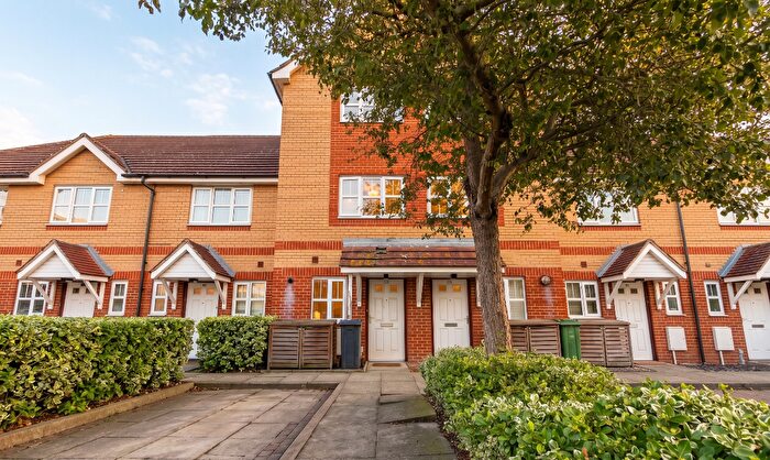 3 Bedroom Terraced House For Sale In Riverdale Close, Barking, IG11