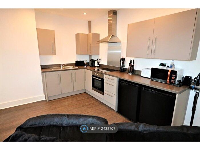 2 Bedroom Flat To Rent In Station Road, Cheadle Hulme, Cheadle, SK8