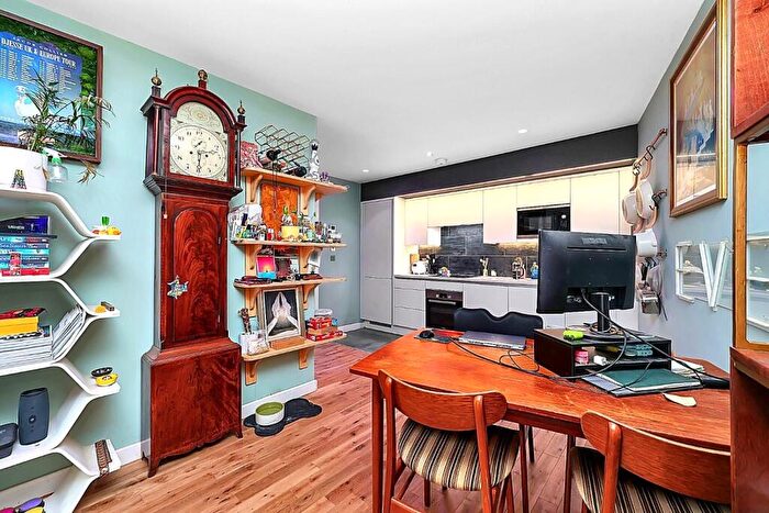 2 Bedroom Flat For Sale In Andre Street, Hackney, E8 - Photo 7