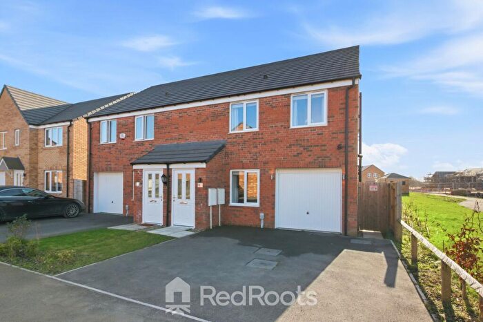 3 Bedroom Semi Detached House For Sale In Lincoln Close, Doncaster, South Yorkshire, DN4