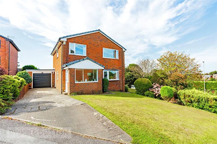4 Bedroom Detached House For Sale In Mayfield Avenue, Springhead, Saddleworth, OL4