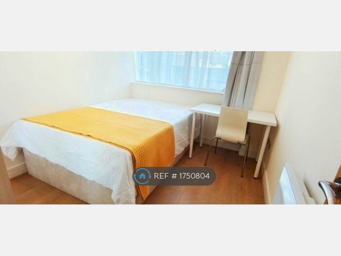 2 Bedroom Flat To Rent In Gerry Raffles Square, London, E15