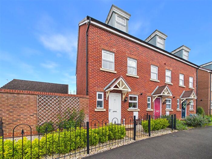3 Bedroom End Of Terrace House For Sale In Brize Avenue Kingsway, Quedgeley, Gloucester, Gloucestershire, GL2