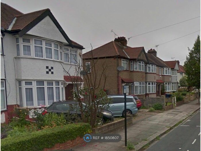 3 Bedroom Semi-Detached House To Rent In Rockford Avenue, Perivale, Greenford, UB6