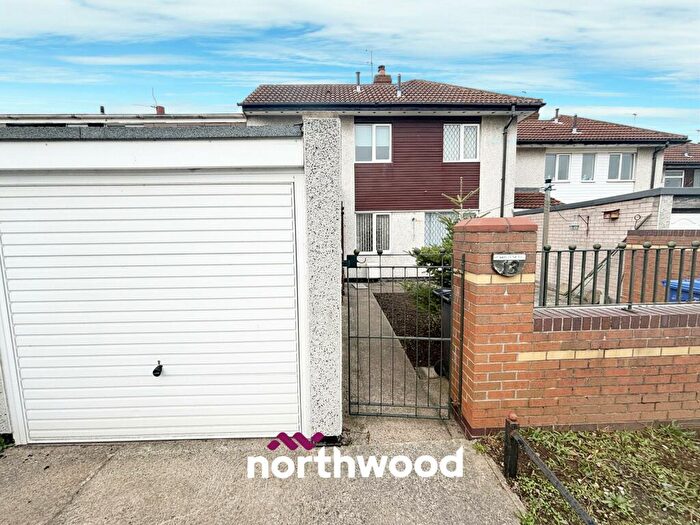 3 Bedroom Terraced House To Rent In Burns Villas, Stainforth, Doncaster, DN7