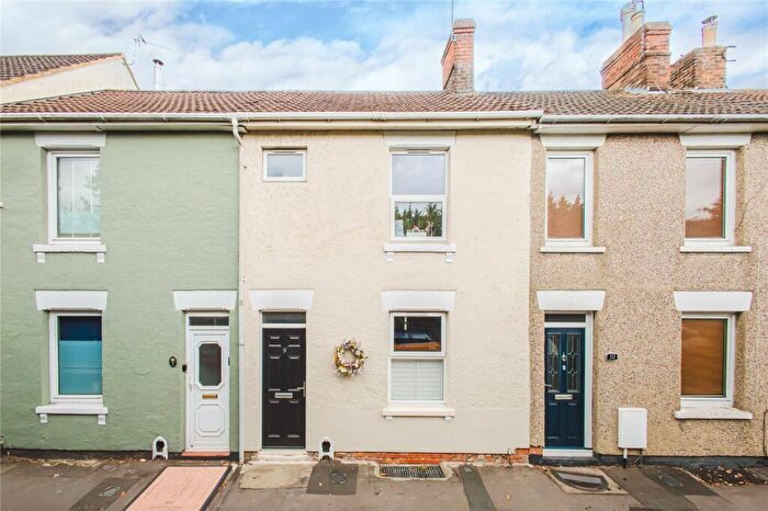 2 Bedroom Terraced House For Sale In South Street, Old Town, Swindon, SN1