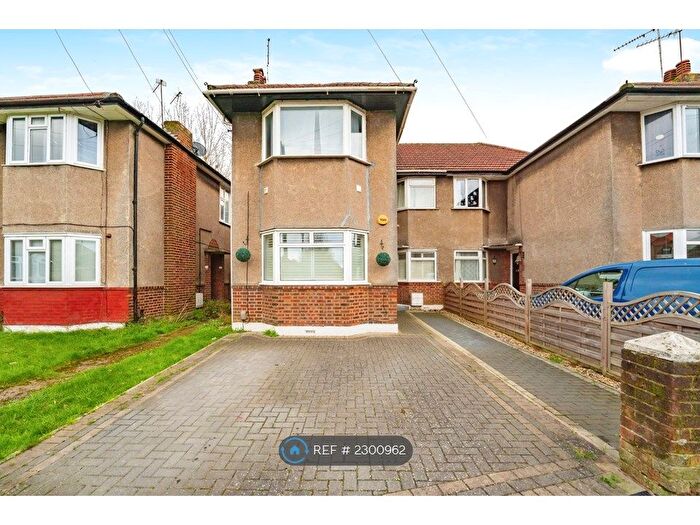 2 Bedroom Maisonette To Rent In Berkeley Close, Ruislip, HA4