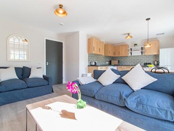 4 Bedroom Flat To Rent In Morrison Circus, Edinburgh, EH3