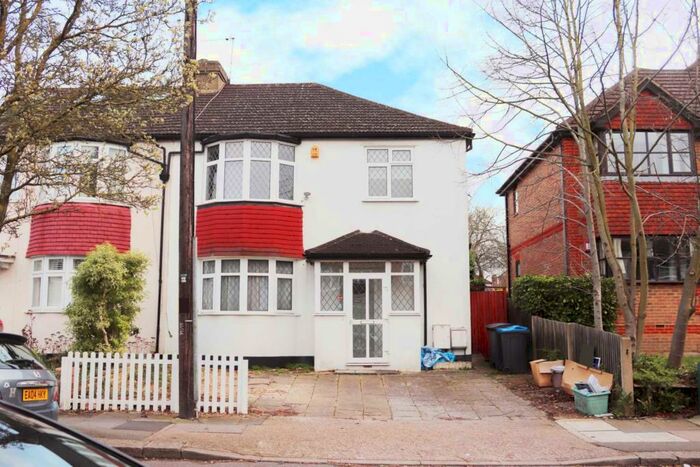 3 Bedroom Semi-Detached House To Rent In Dukes Avenue, New Malden, KT3