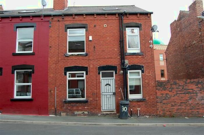 2 Bedroom Terraced House To Rent In Woodview Mount, Beeston, Leeds LS11