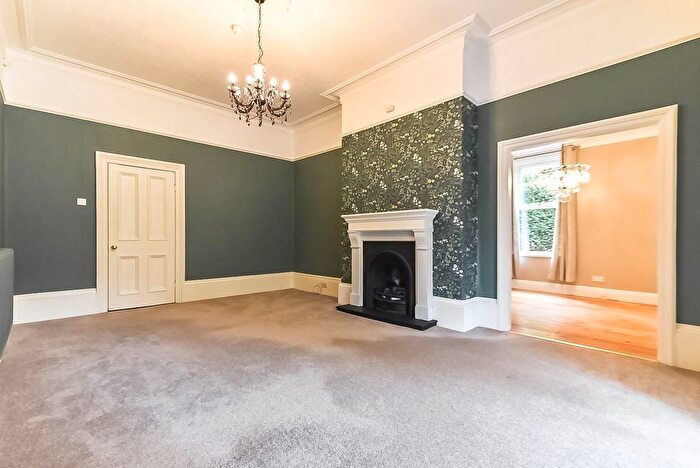 2 Bedroom Flat To Rent In Davenport Avenue, Hessle, East Yorkshire, HU13