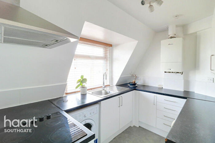 1 Bedroom Apartment For Sale In Warwick Road, Barnet, EN5