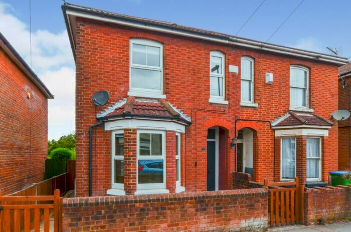3 Bedroom Semi-Detached House To Rent In Macnaghten Road, Southampton, SO18