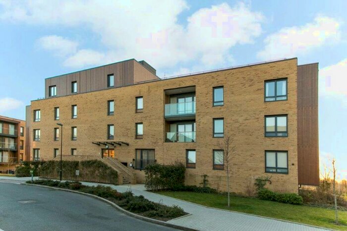 2 Bedroom Flat To Rent In Dowding Drive, Kidbrooke, London, SE9