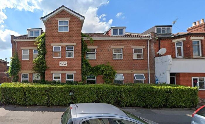 2 Bedroom Flat To Rent In Palmerston Road, Boscombe, Bournemouth, BH1