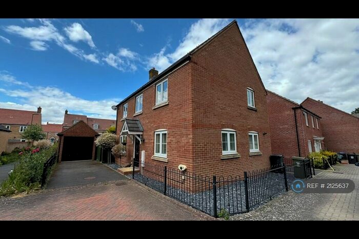 4 Bedroom Detached House To Rent In Corncrake Grove, Hemel Hempstead, HP3