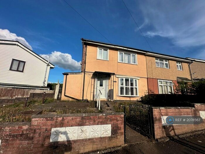 3 Bedroom Semi-Detached House To Rent In Greenhill Road, Rugby, CV22