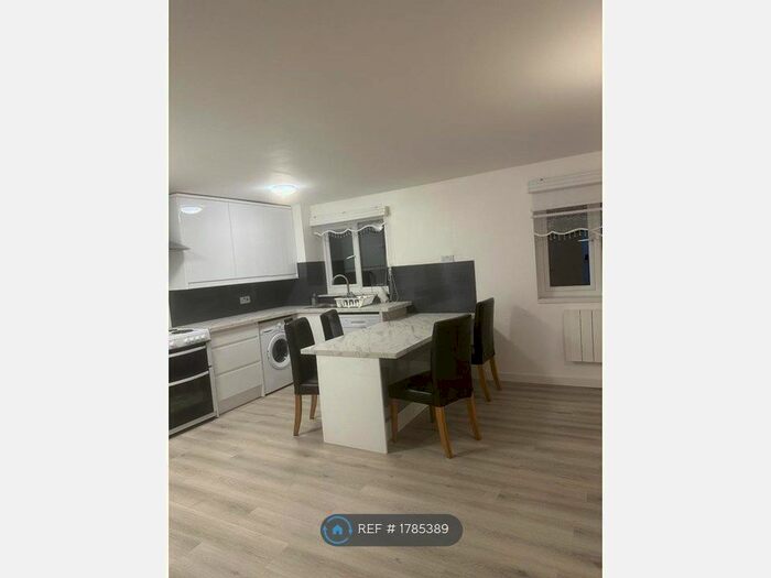 2 Bedroom Flat To Rent In Jack Claw Road, Stratford, E15