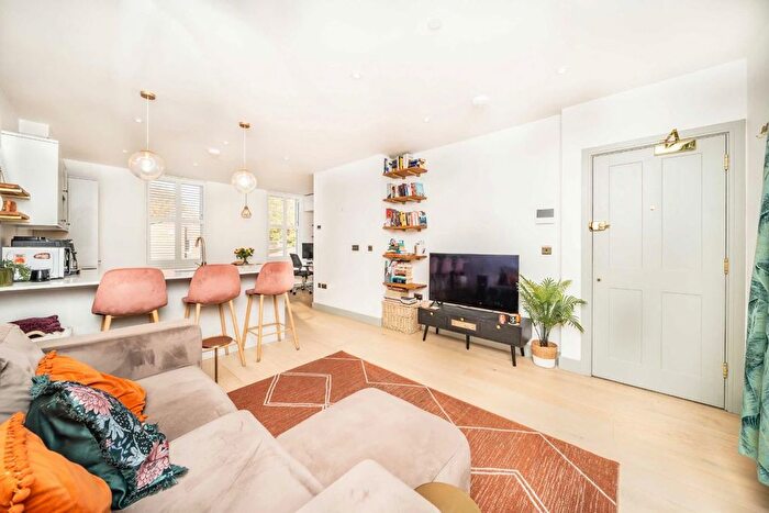 1 Bedroom Flat For Sale In Smallwood Road, Tooting, SW17