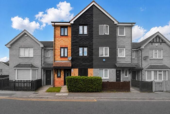 4 Bedroom Terraced House For Sale In Victoria Road, Stanford Le Hope, Essex, SS17