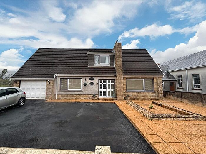 3 Bedroom Detached Bungalow For Sale In Bethesda Road, Tumble, Llanelli, SA14