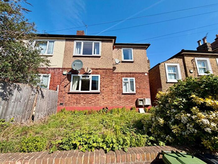 2 Bedroom Maisonette To Rent In Ewart Road, Forest Hill, London, SE23