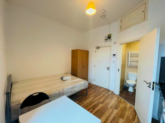 Studio To Rent In Brent Street, , London, NW4