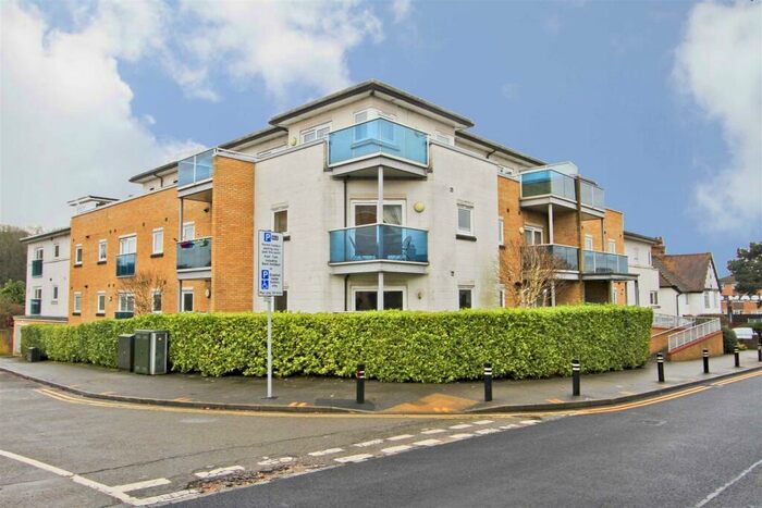 3 Bedroom Apartment To Rent In Reservoir Road, Ruislip, HA4