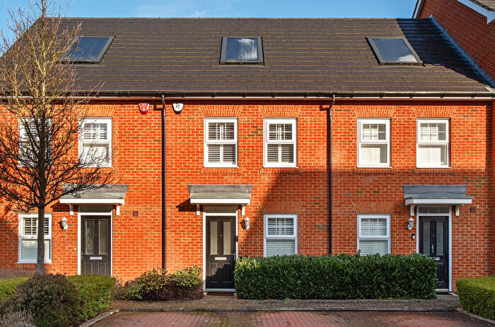 3 Bedroom Terraced House For Sale In Sullivan Row, Bromley, BR2