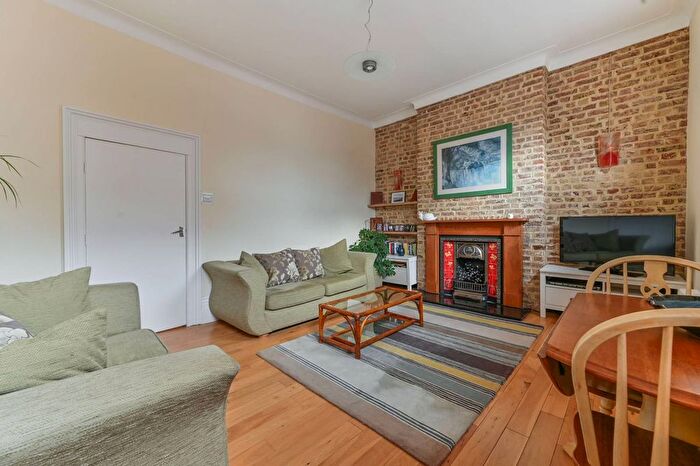 2 Bedroom Flat For Sale In High Street, South Norwood, London, SE25