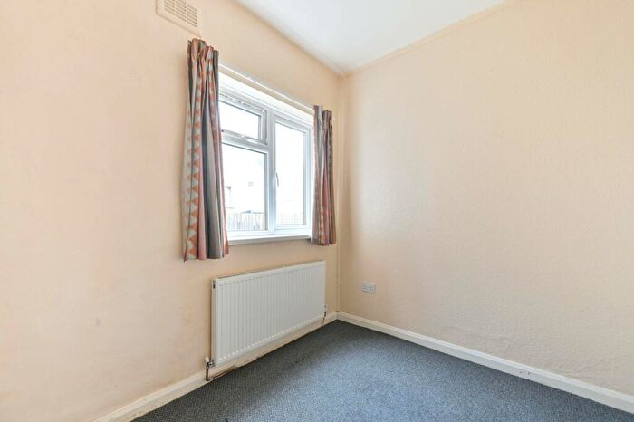 2 Bedroom Flat For Sale In London Road, Wembley, HA9
