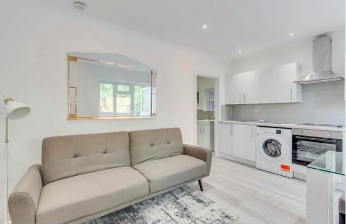 Studio To Rent In Studio Flat, Aberdare Gardens, London, NW6