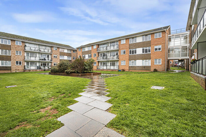 2 Bedroom Apartment For Sale In Lustrells Vale, Saltdean, East Sussex, BN2