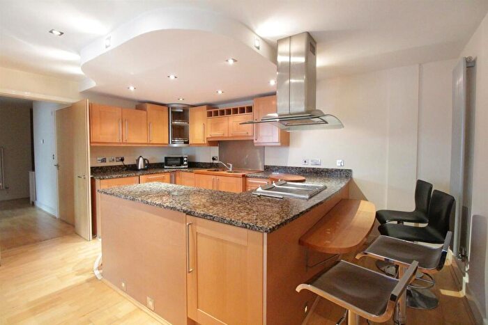 2 Bedroom Flat To Rent In Millharbour South Quay, E14